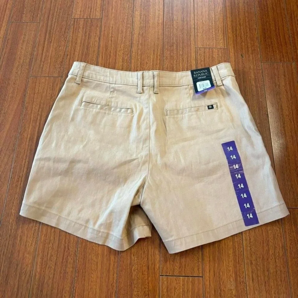 NWT Brown Banana Republic Women's Chino Short shorts